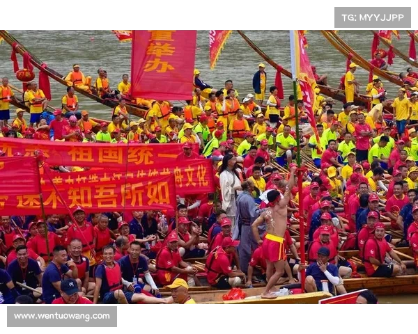 贵州高手倒立划龙舟惊艳全场 漂浮水面如轻功飞渡 波浪劈开成V字 贵州高手倒立划龙舟惊艳全场 漂浮水面如轻功飞渡 波浪劈开成V字